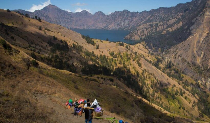 Rinjani trekking packages